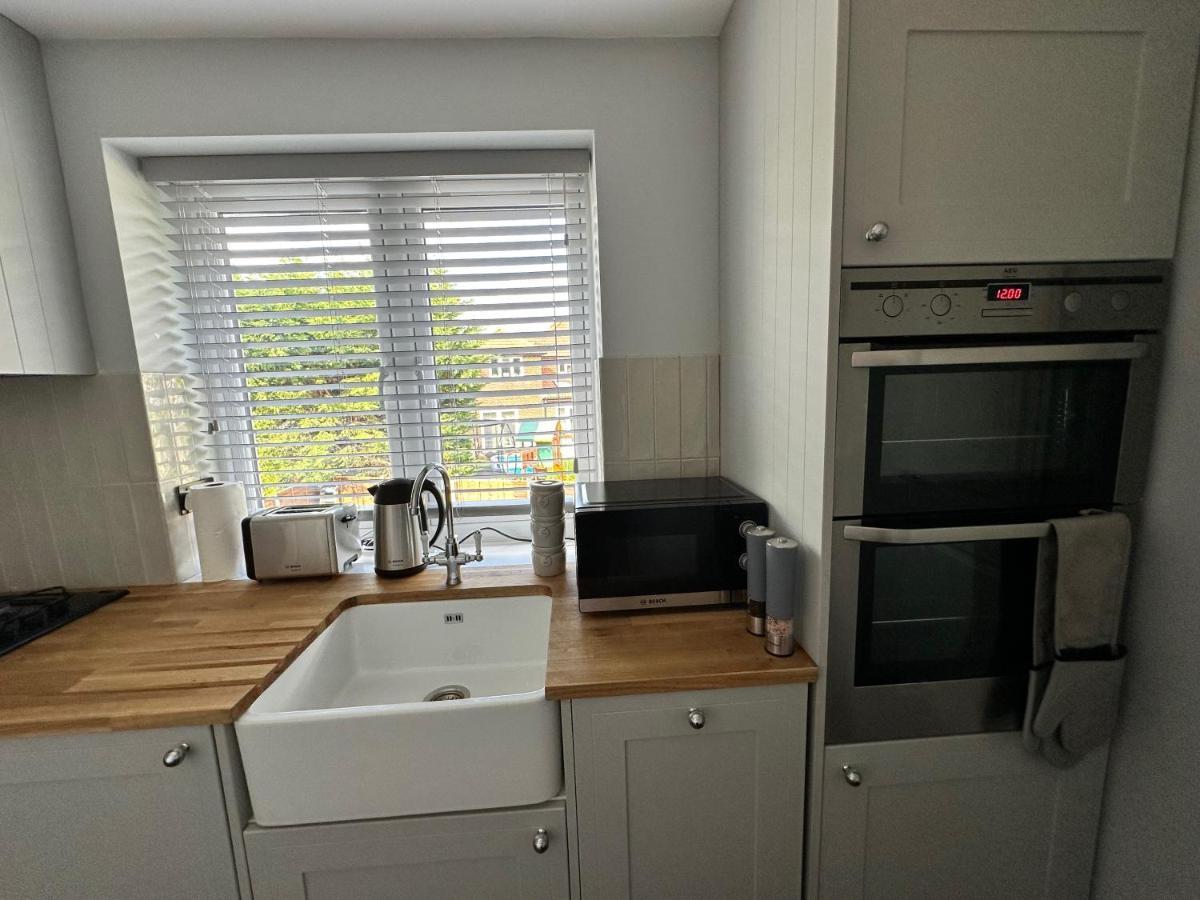 A Luxury 2 Bedroom Apartment 巴尔内特 外观 照片