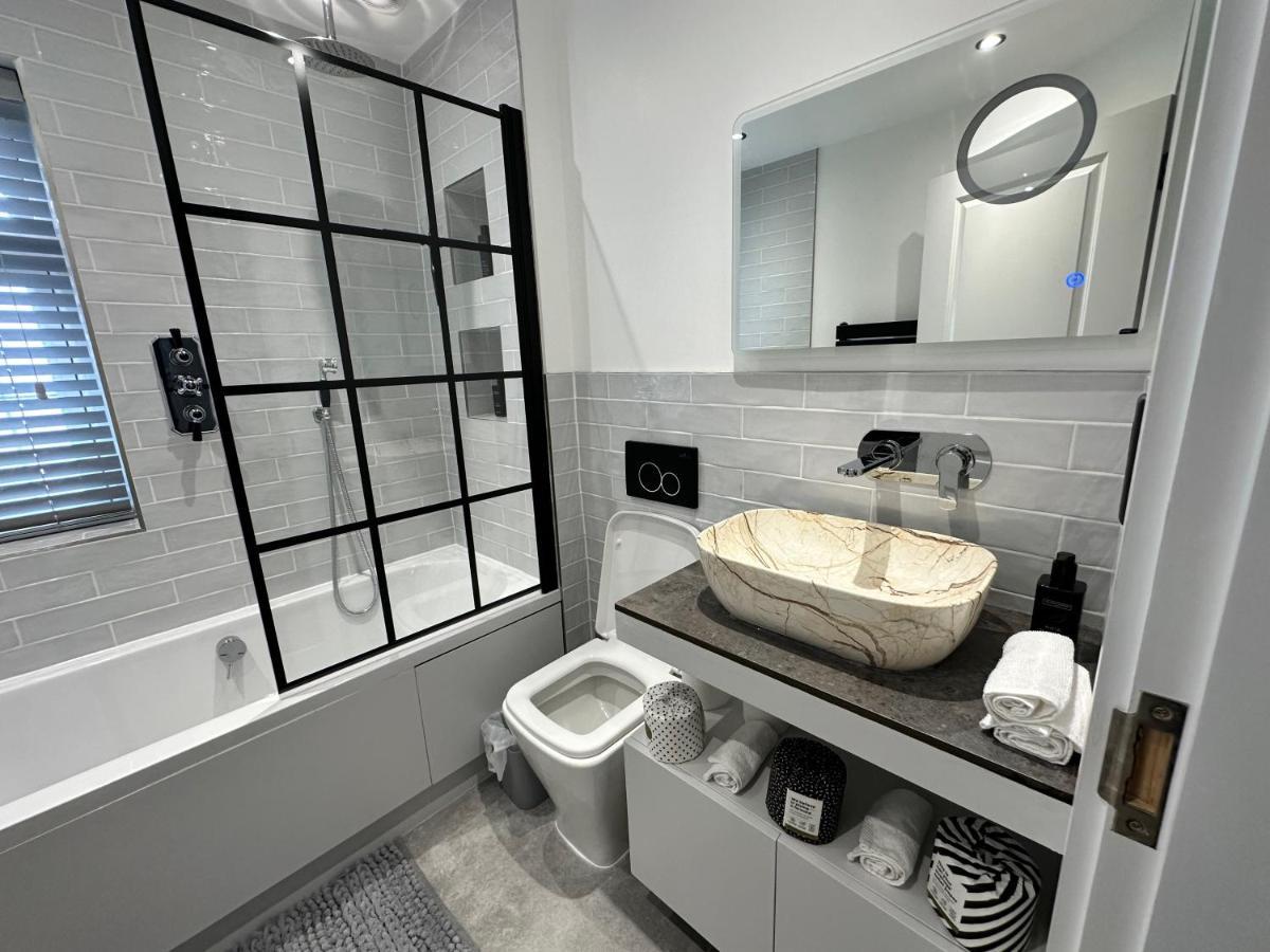 A Luxury 2 Bedroom Apartment 巴尔内特 外观 照片
