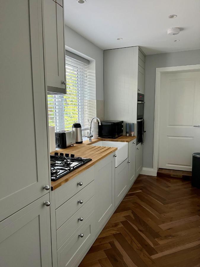 A Luxury 2 Bedroom Apartment 巴尔内特 外观 照片