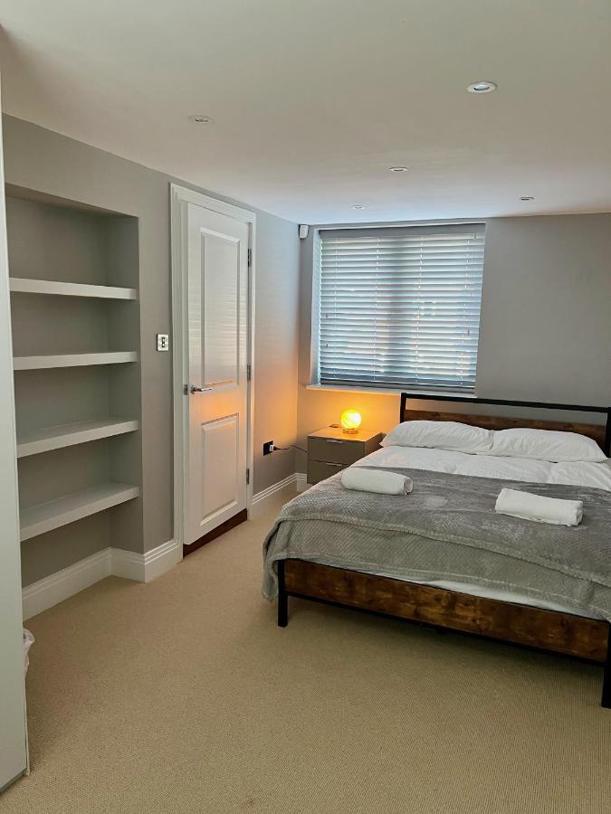A Luxury 2 Bedroom Apartment 巴尔内特 外观 照片